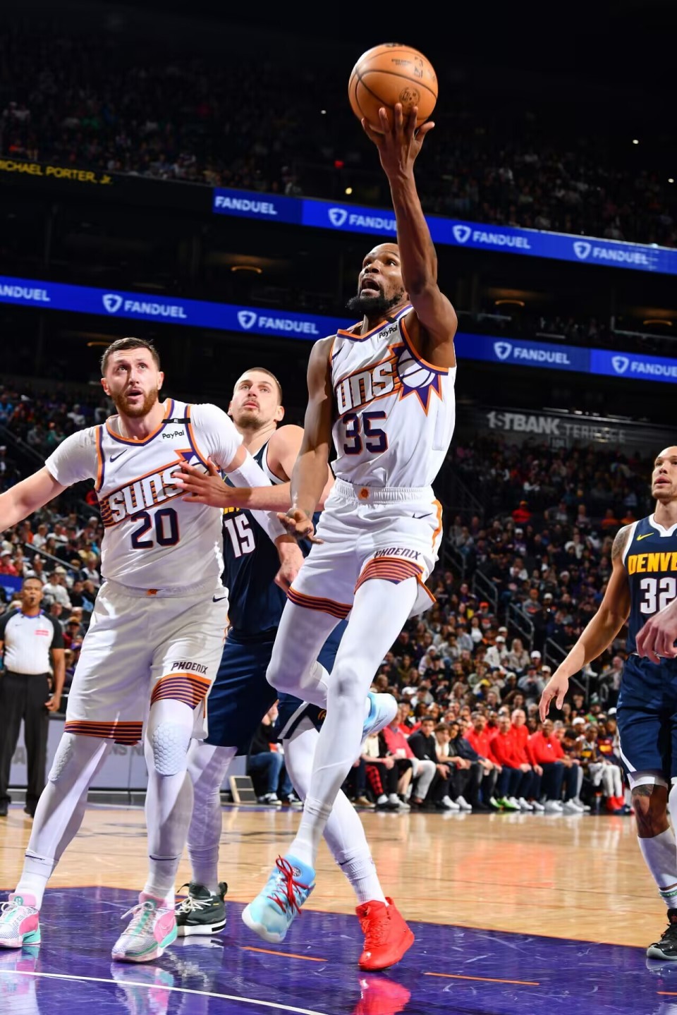 太阳完胜掘金，麦科勒姆刷新纪录