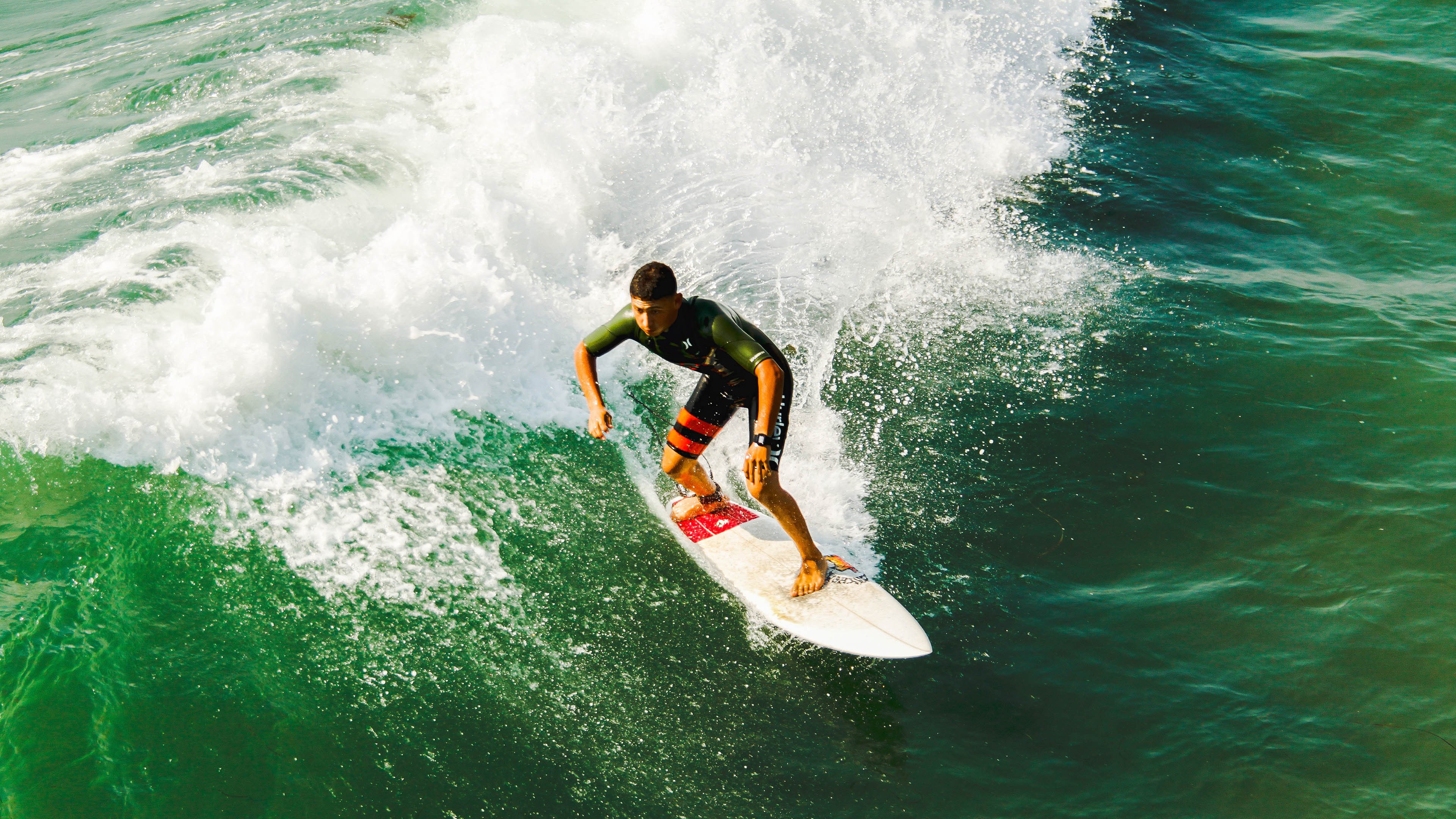 牙买加最后时刻击败亚特兰大，德里赫特在NBA季后赛接管比赛，跨界传奇的胜利启示