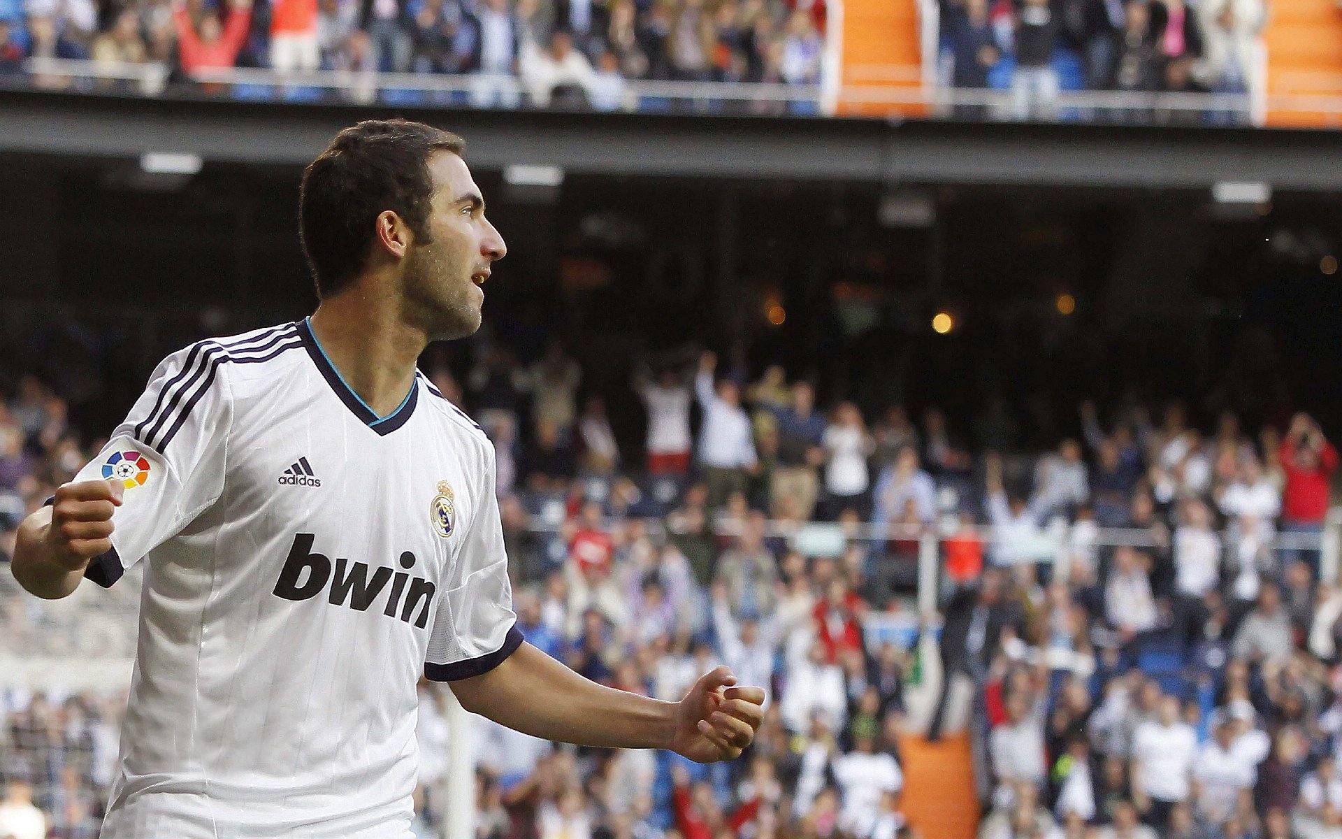 当锡安像推土机碾过骑士，篮球的原始暴力美学正在回归